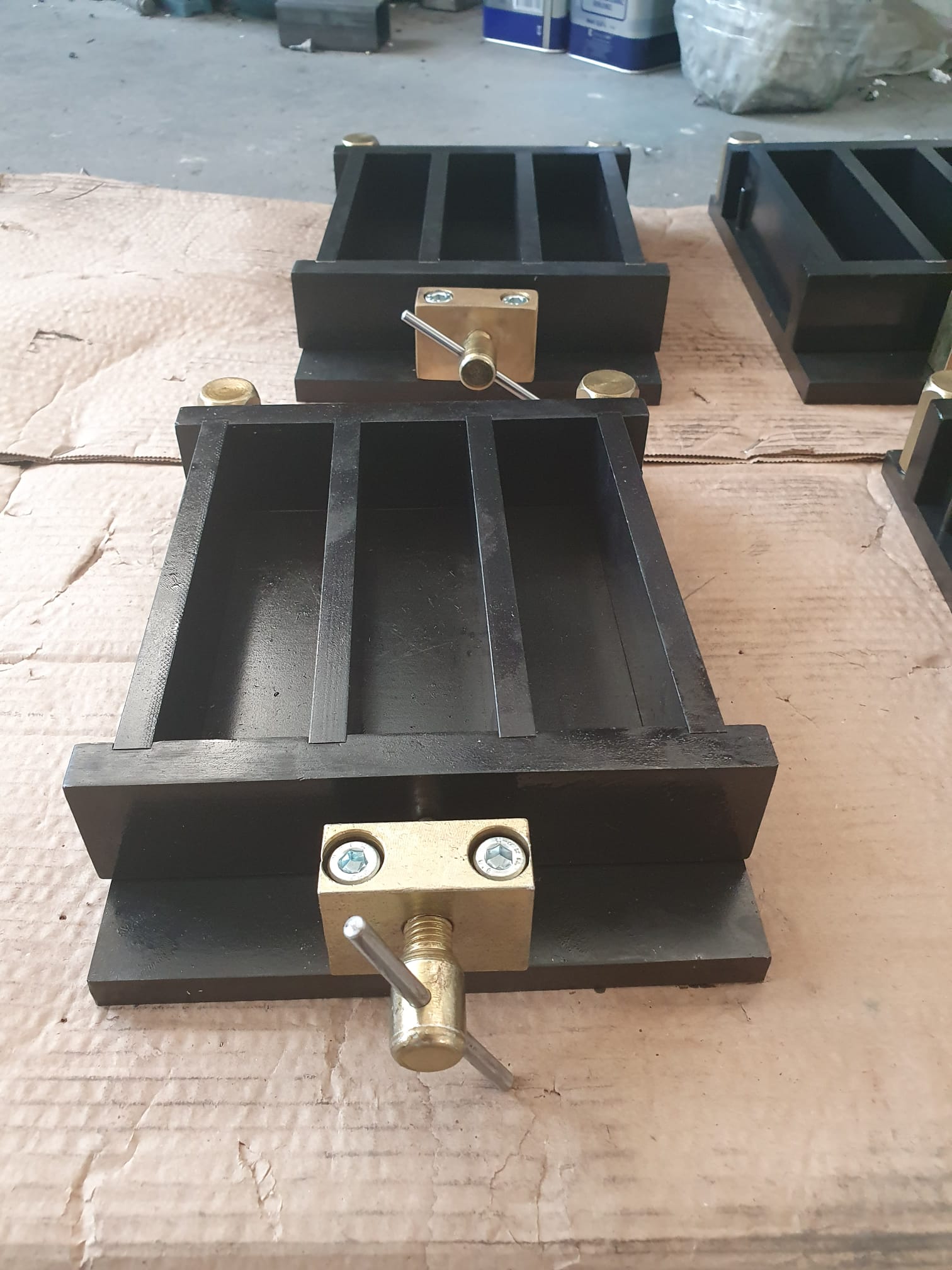 Three Gang Cement Mould, 40 x 40 x 160 mm, Steel 2 Three Gang Cement Mould, 40 x 40 x 160 mm, Steel - Image 2